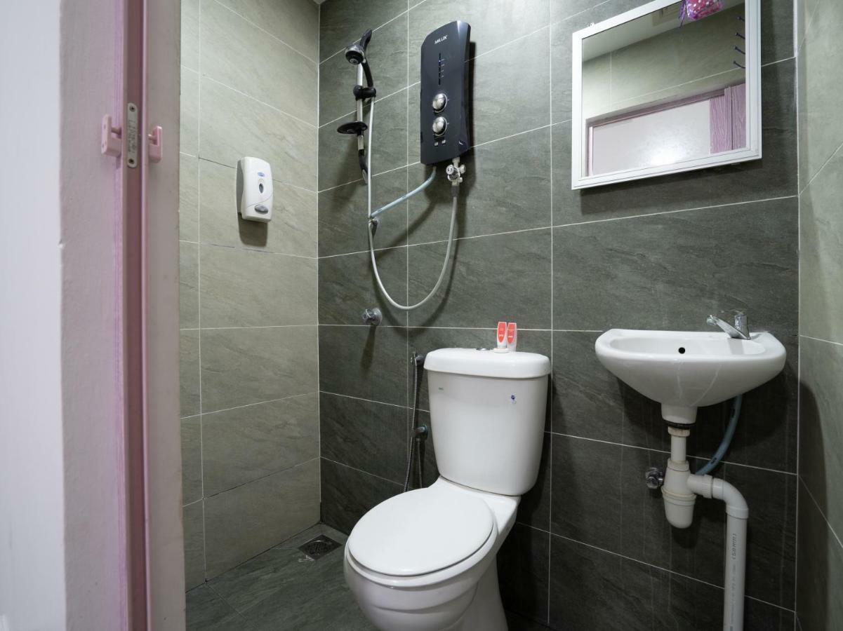 Oyo 44093 Vrm Hotel 芙蓉 外观 照片