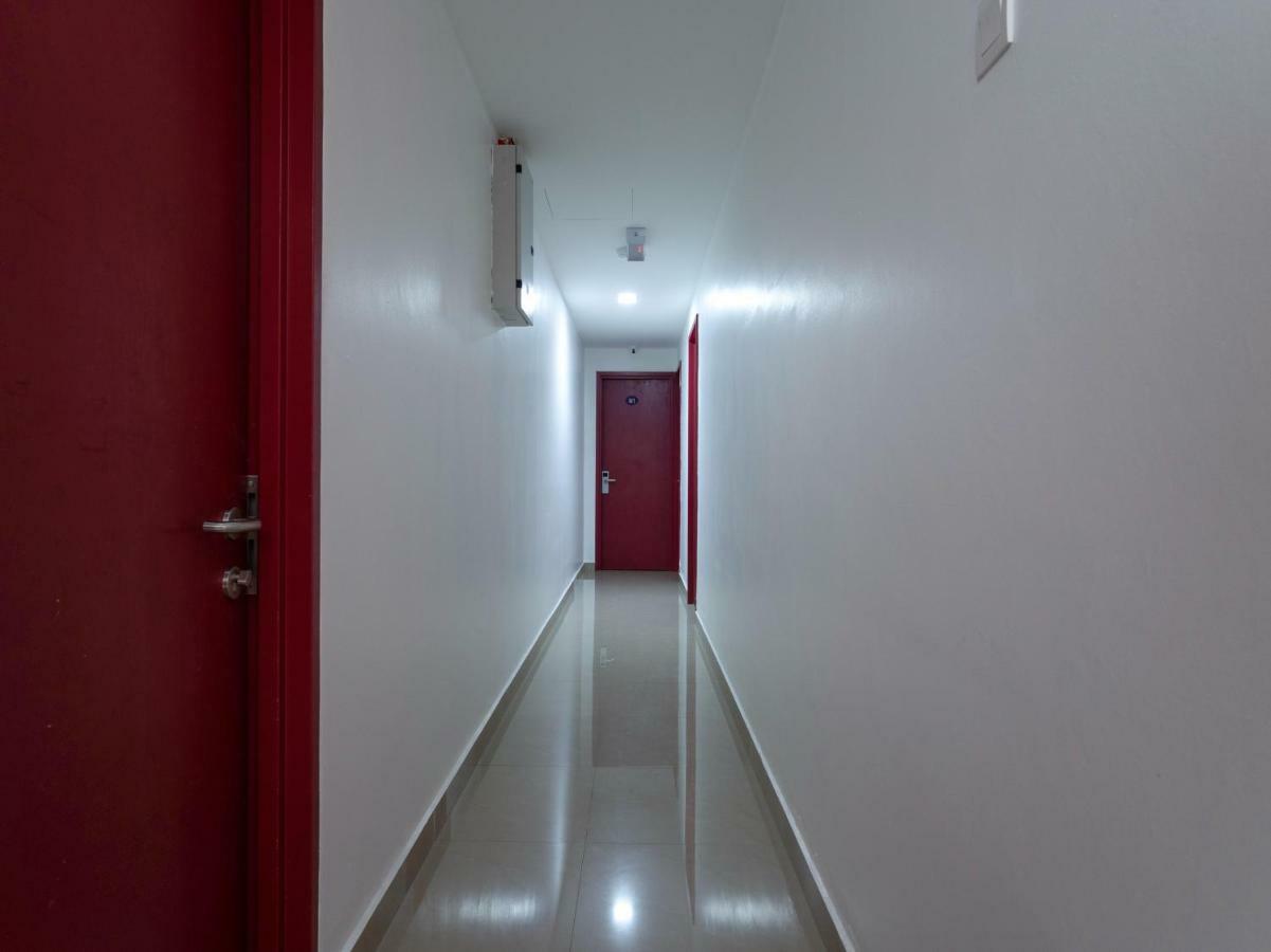 Oyo 44093 Vrm Hotel 芙蓉 外观 照片
