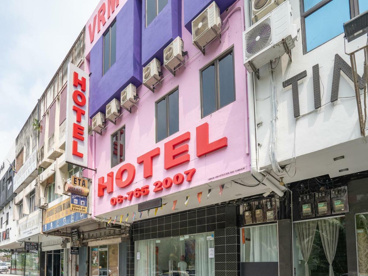 Oyo 44093 Vrm Hotel 芙蓉 外观 照片
